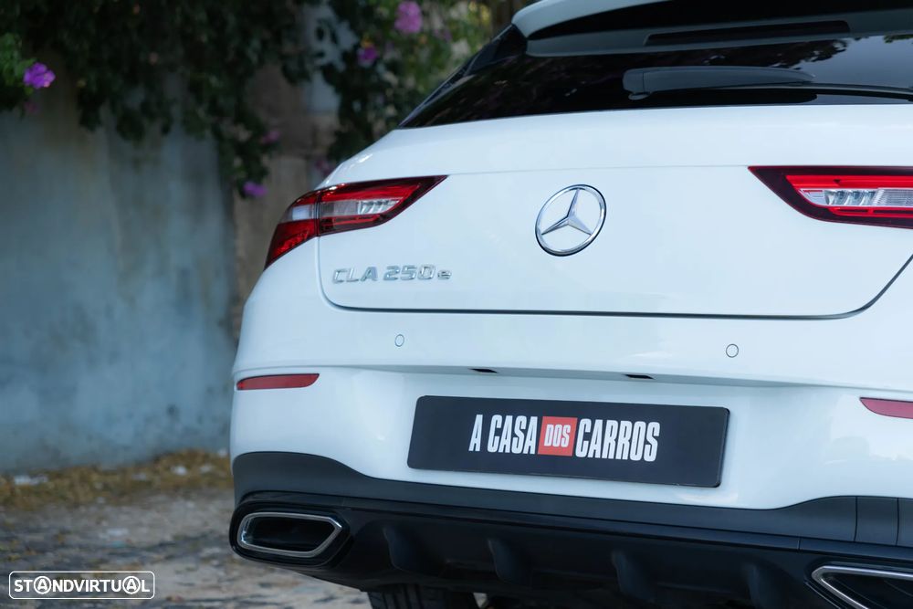 Mercedes-Benz CLA 250 e Shooting Brake AMG Line - 13