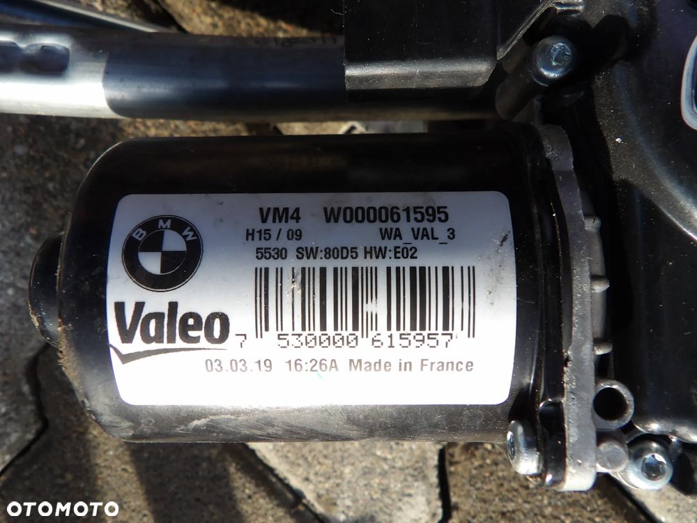 BMW - G30 - MECHANIZM WYCIERACZEK - SILNICZEK - PRZÓD - WM4 W000061595 - 2