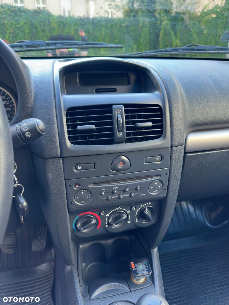 Renault Clio - 16
