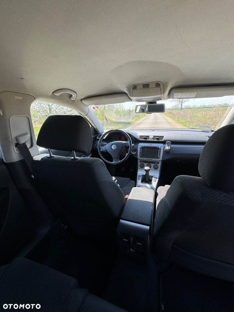 Volkswagen Passat 2.0 TDI DPF Comfortline - 19