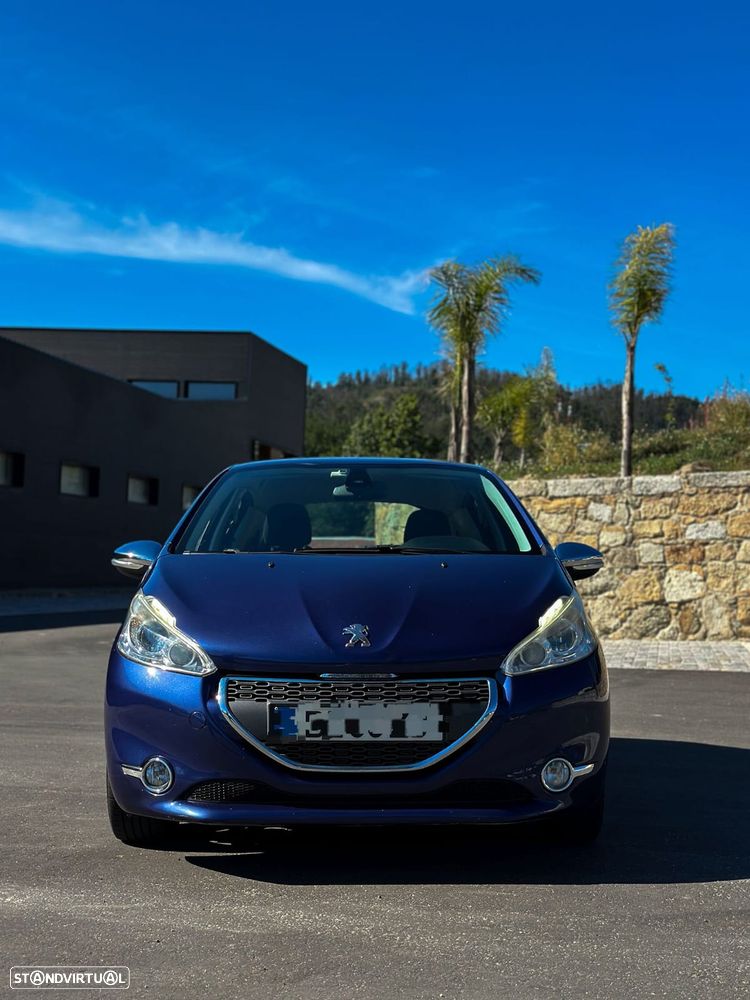 Peugeot 208 - 1