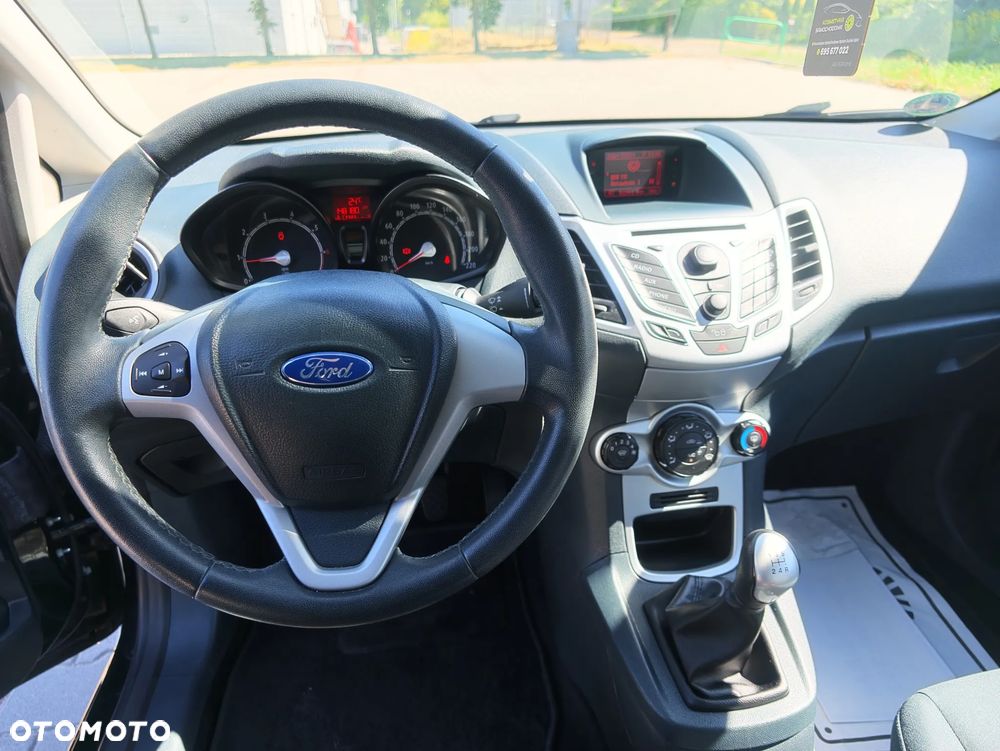 Ford Fiesta 1.25 Champions Edition - 27