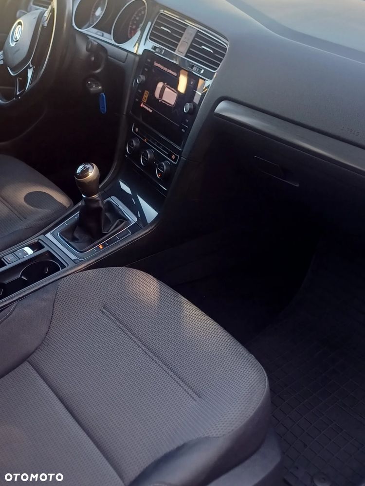 Volkswagen Golf - 18