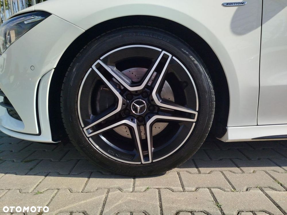 Mercedes-Benz CLA - 24