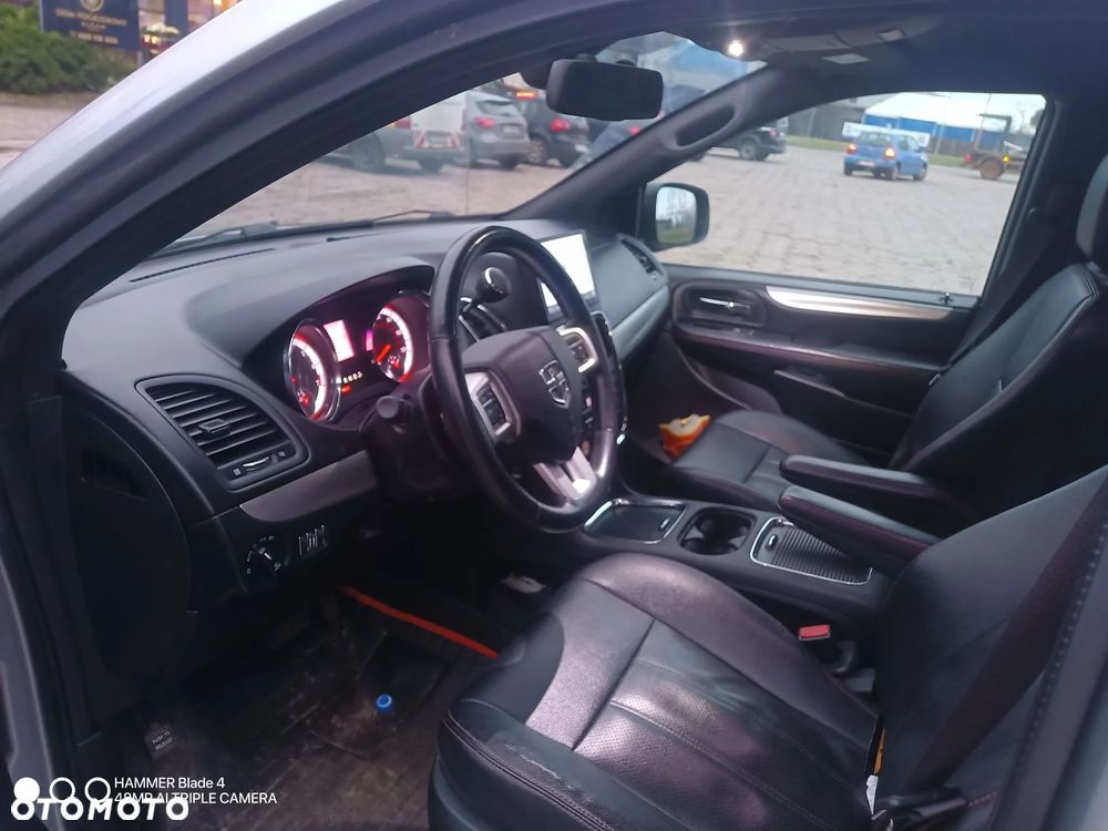 Dodge Grand Caravan - 6