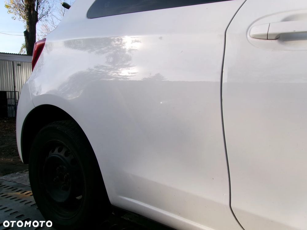 BŁOTNIK TYŁ LEWY PRAWY ĆWIARTKA TOYOTA YARIS III  11-20  3D  040 - 2