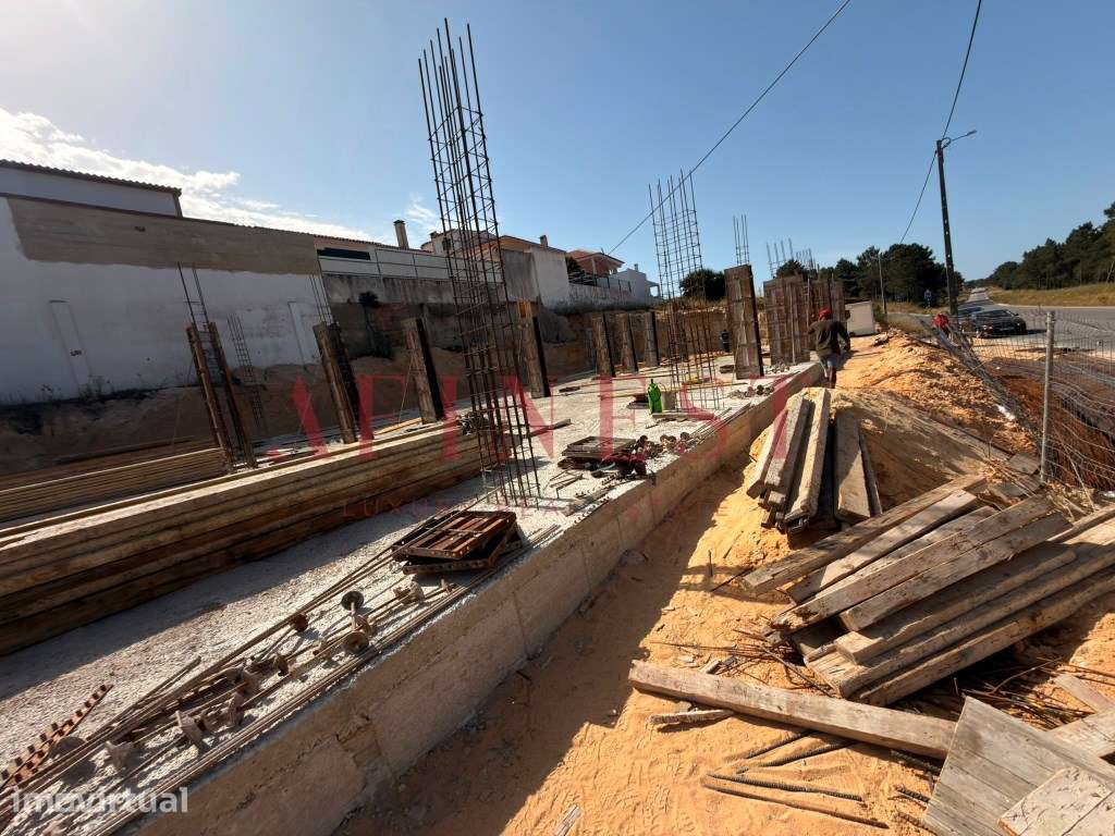 Moradia Geminada T2 em Fernão Ferro - Grande imagem: 5/7