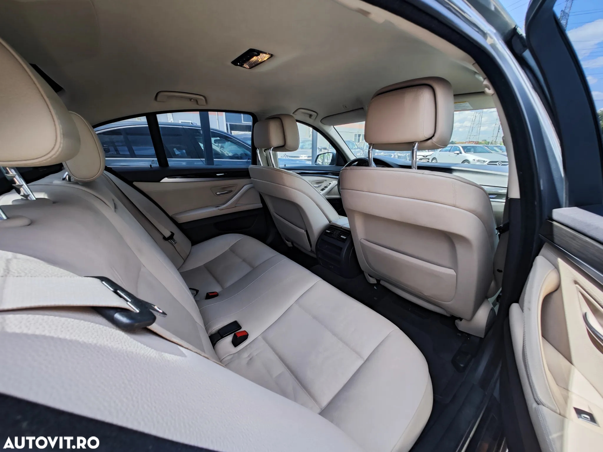 BMW Seria 5 525d Aut. - 14
