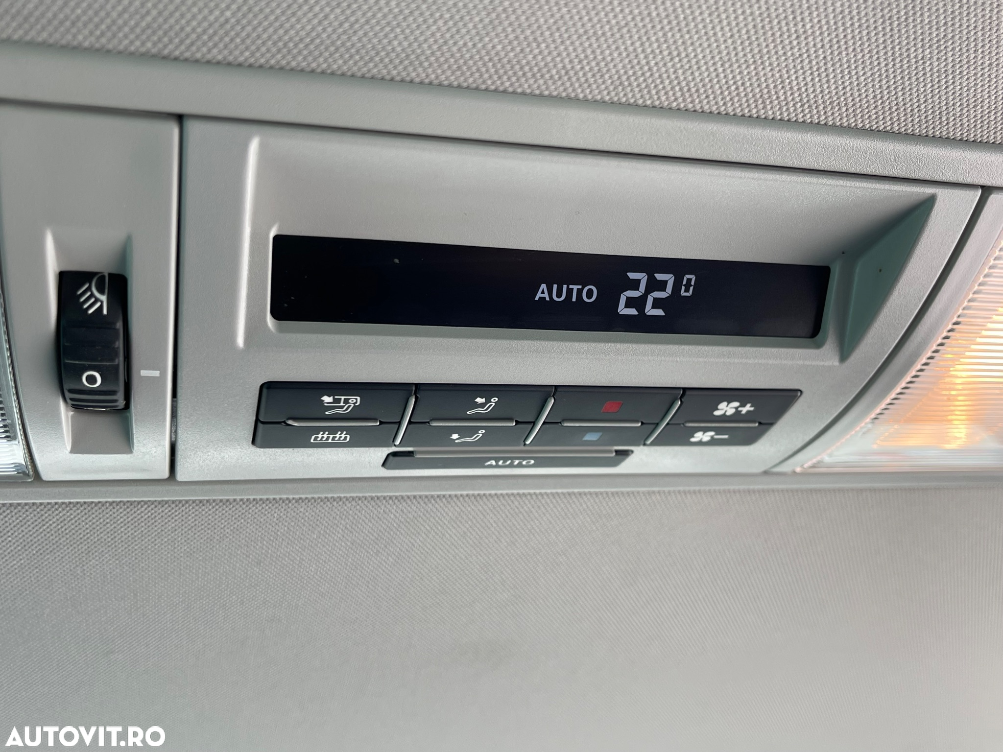 Volkswagen Multivan - 20
