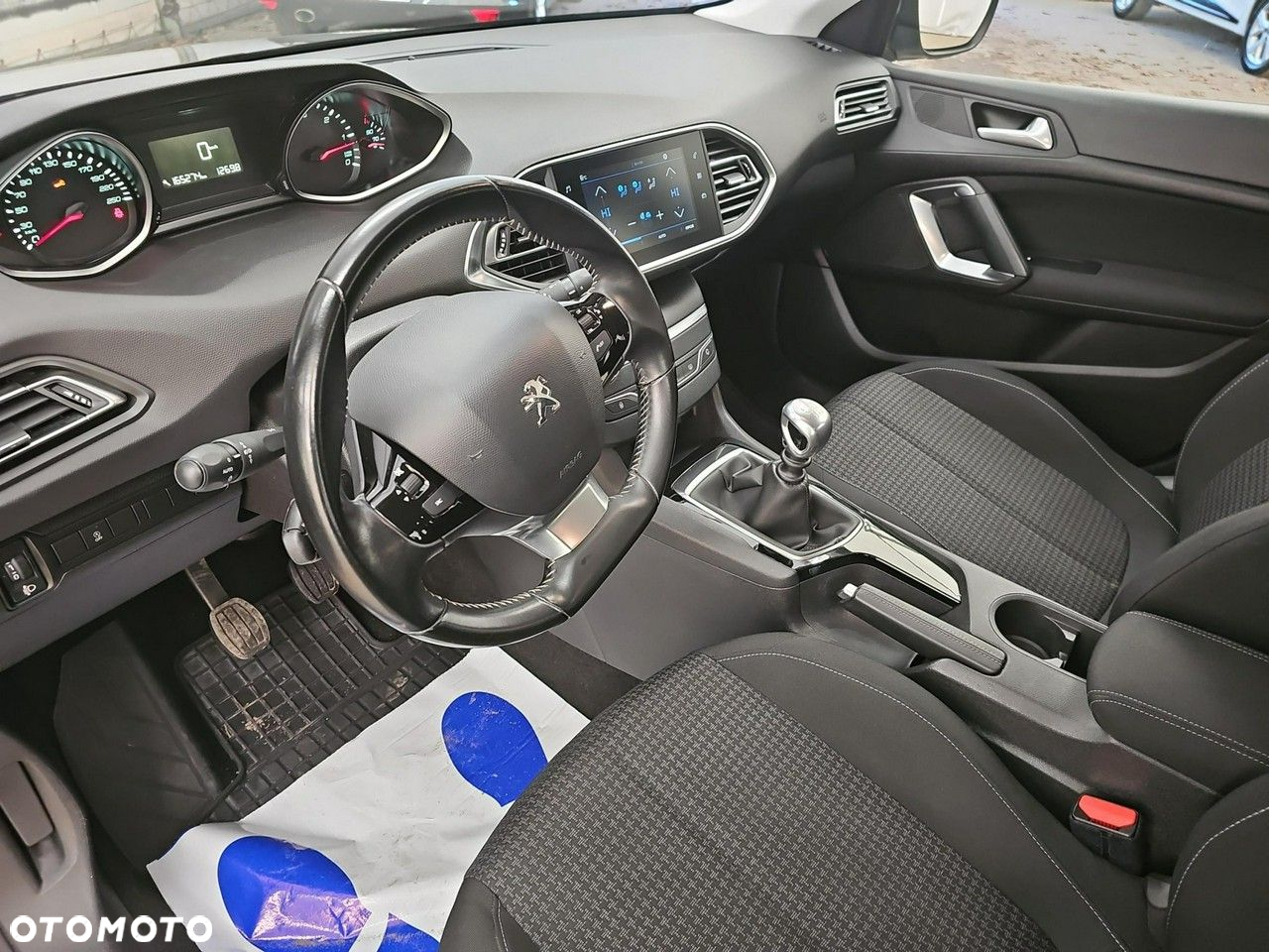 Peugeot 308 - 13