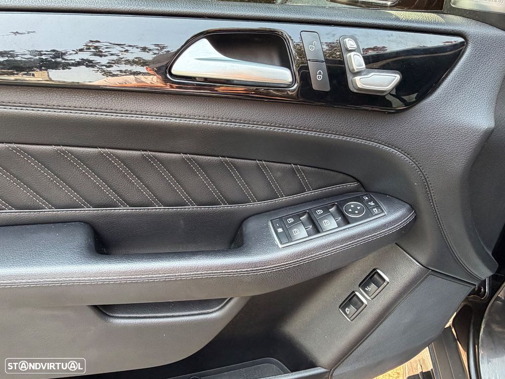 Mercedes-Benz GLE 43 AMG 4Matic 9G-TRONIC Exclusive — fotografia 32
