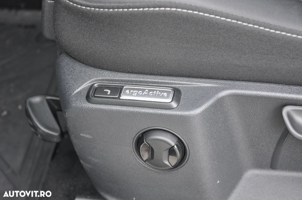 Volkswagen T-Roc - 14