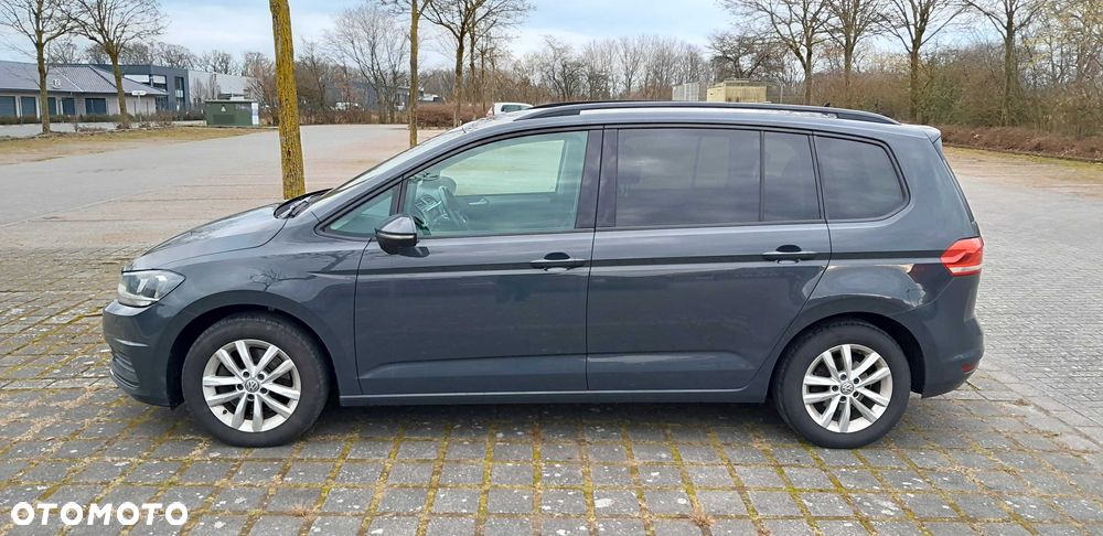 Volkswagen Touran - 3