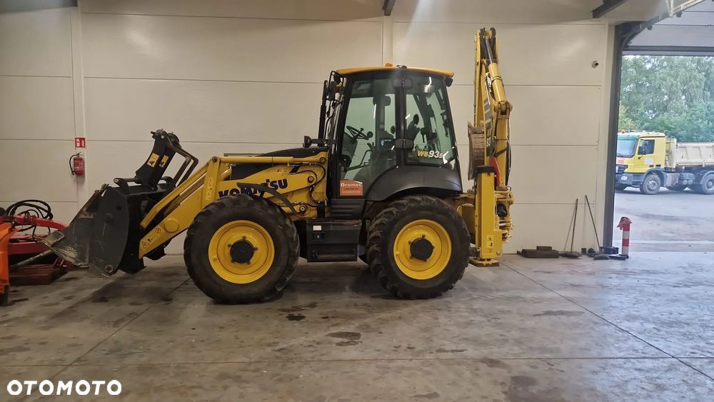 Komatsu WB93S - 3