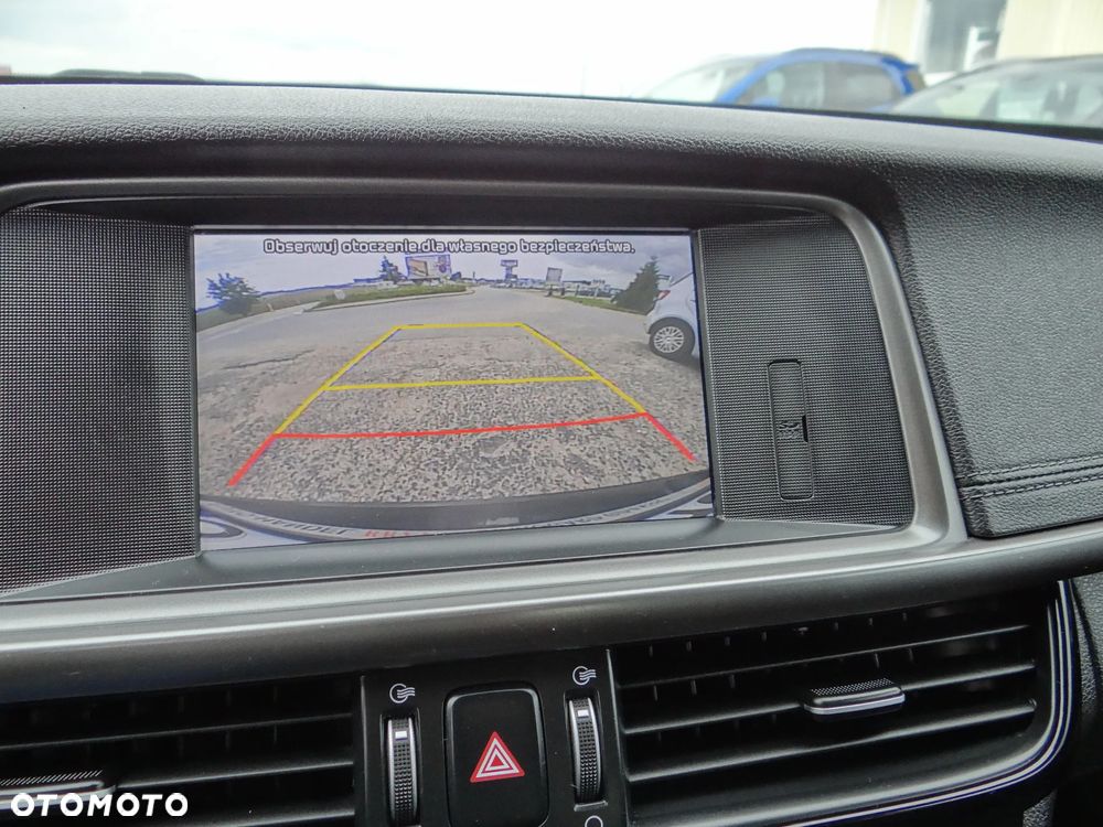 Kia Optima - 10