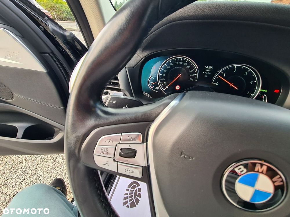 BMW X3 xDrive30d Luxury Line - 24