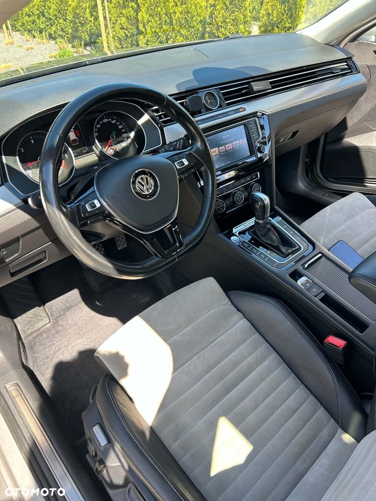 Volkswagen Passat 2.0 TDI BMT 4Mot Highline DSG - 8