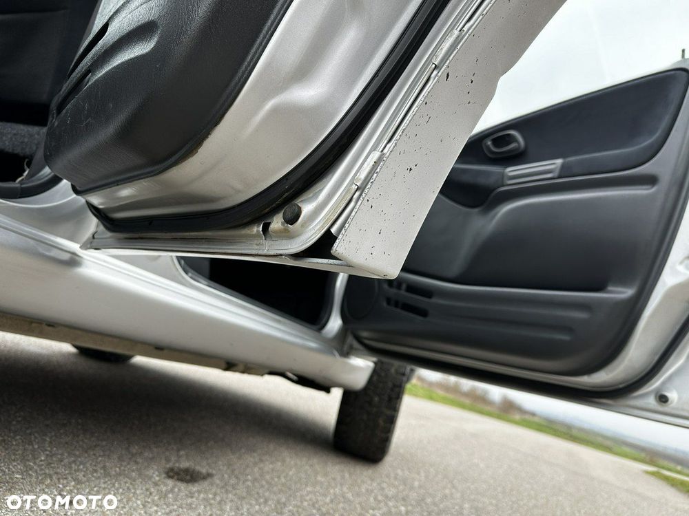 Suzuki Grand Vitara 2.0 TD Comfort Limited - 27