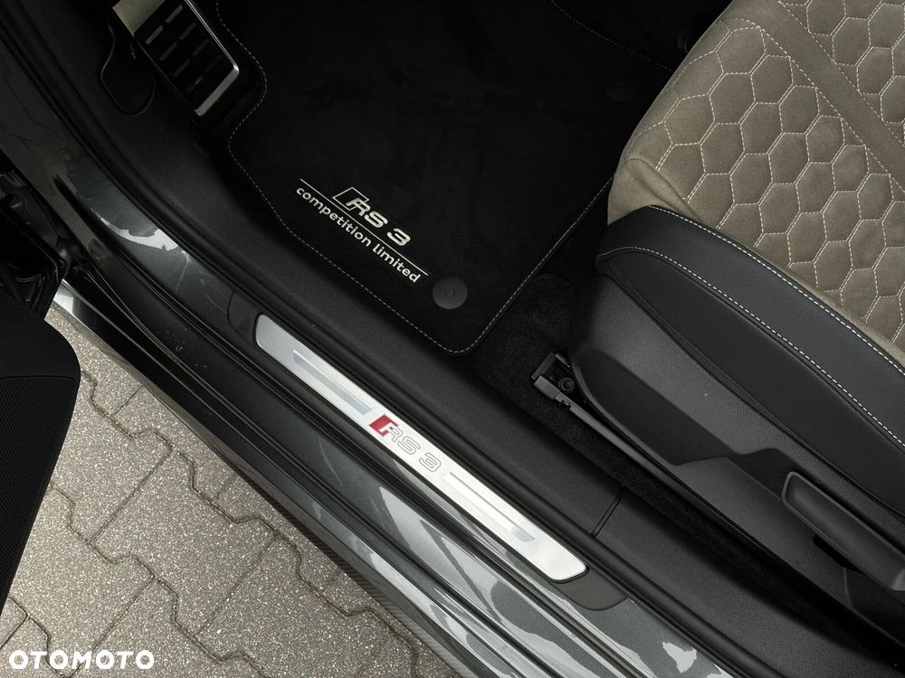 Audi RS3 Limousine - 15