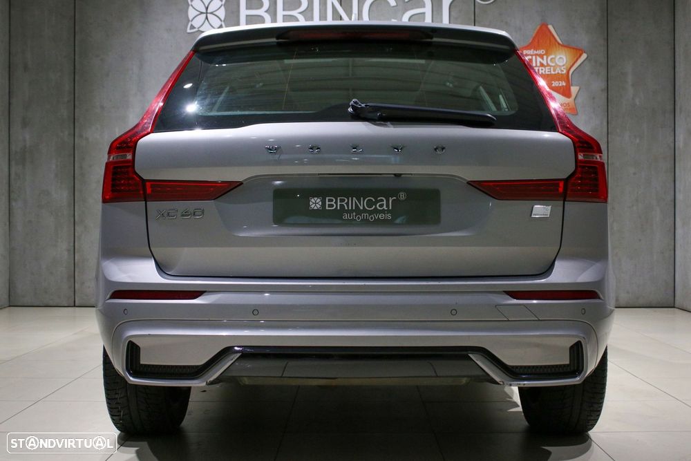 Volvo XC 60 2.0 T6 PHEV Plus Dark AWD — fotografia 8