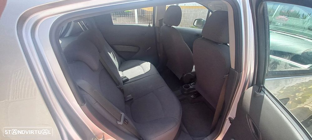 Chevrolet Spark 1.0 L - 6