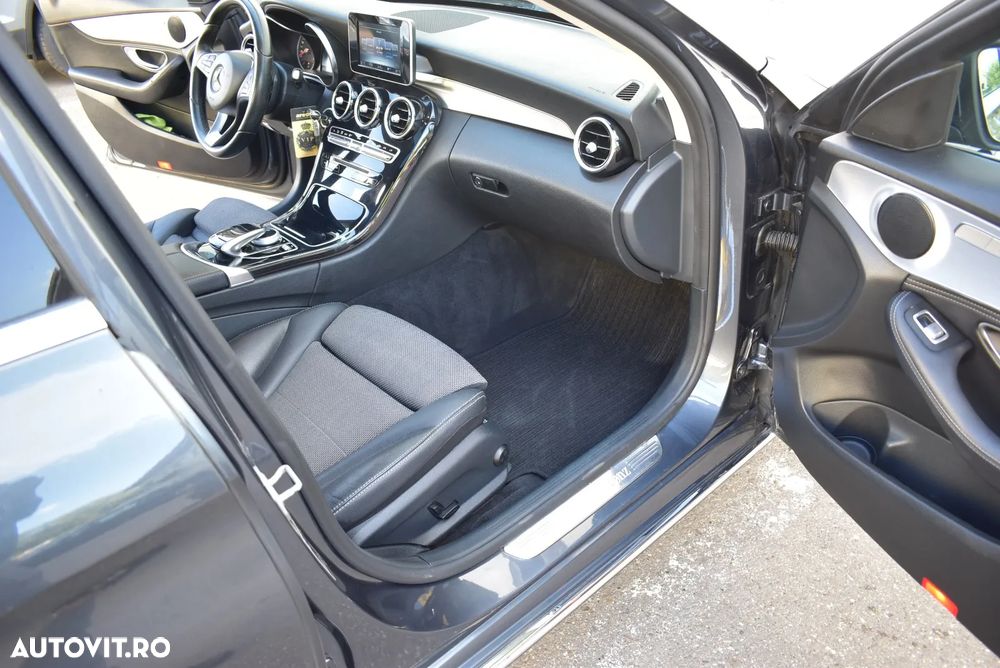 Mercedes-Benz C - 17