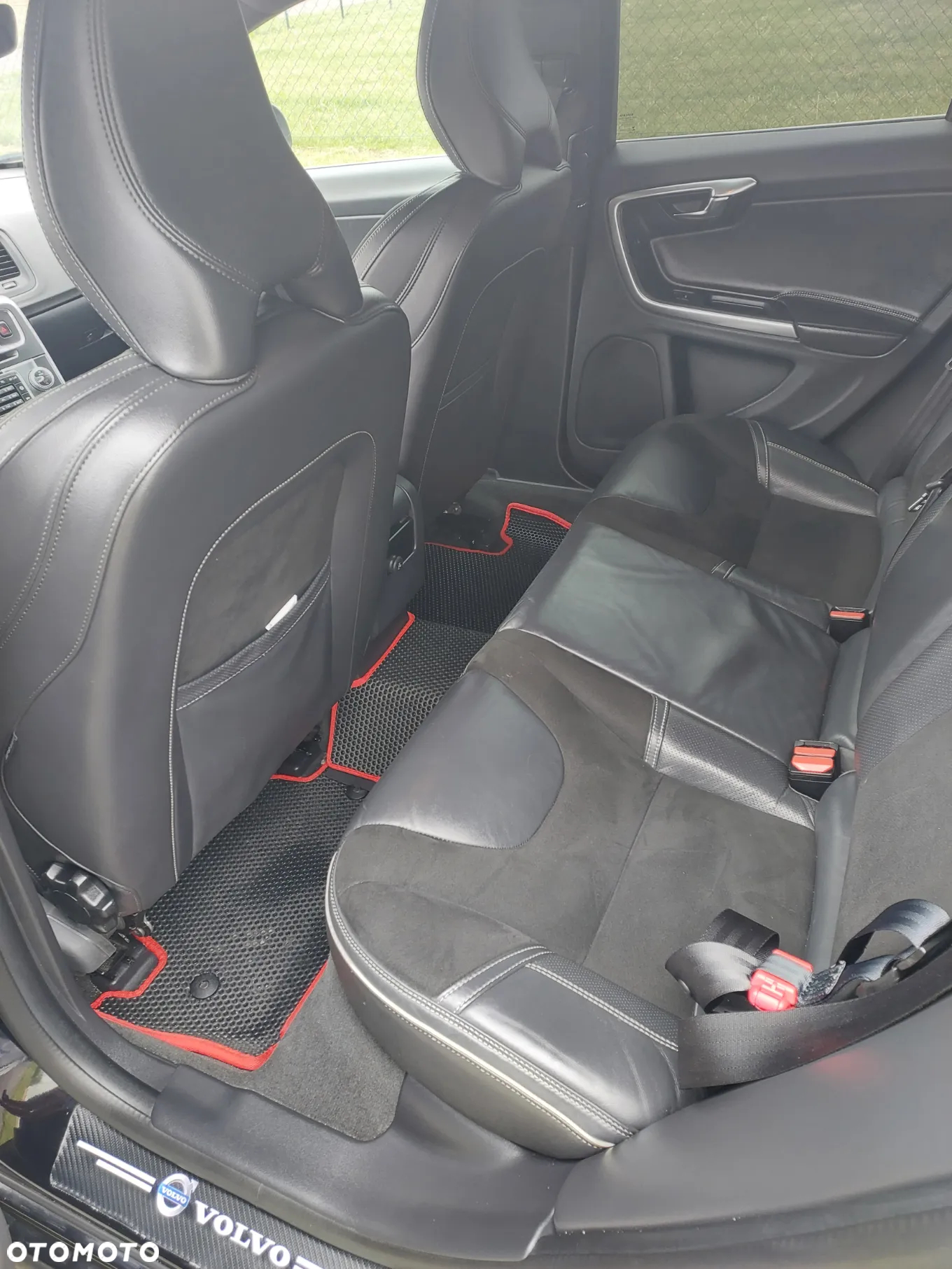 Volvo V60 D4 Geartronic R-Design - 12