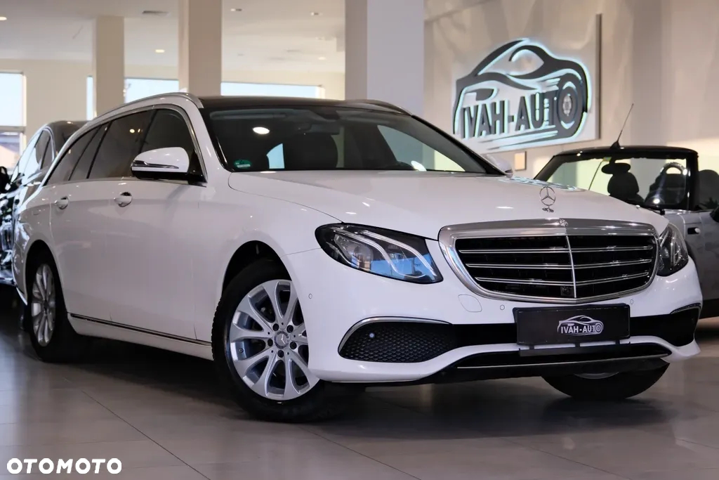 Mercedes-Benz Klasa E 220 d 4Matic T 9G-TRONIC Exclusive - 2