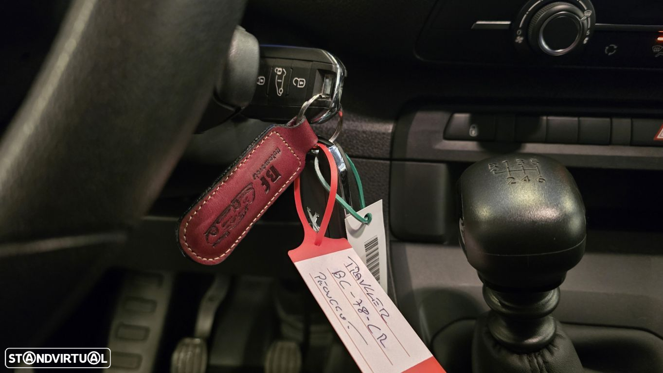Peugeot Expert 2.0 BlueHDi L2H1 Semi-Vidrado - 28