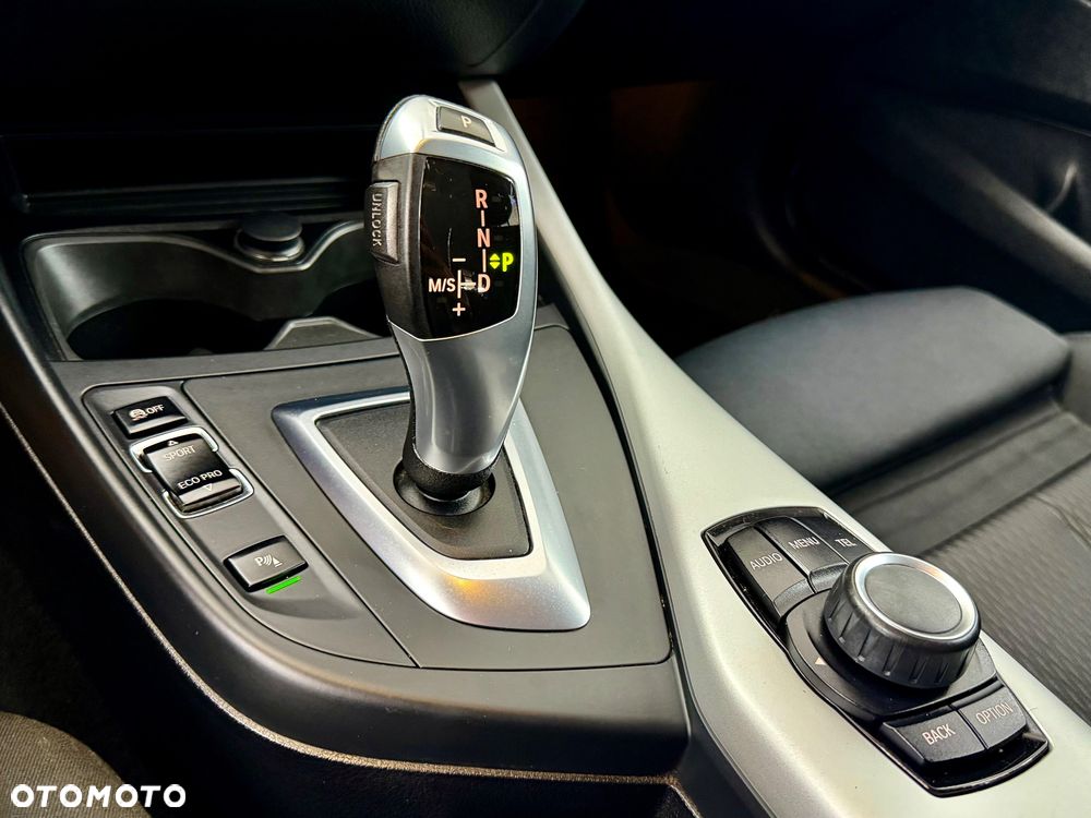 BMW Seria 1 116i - 18