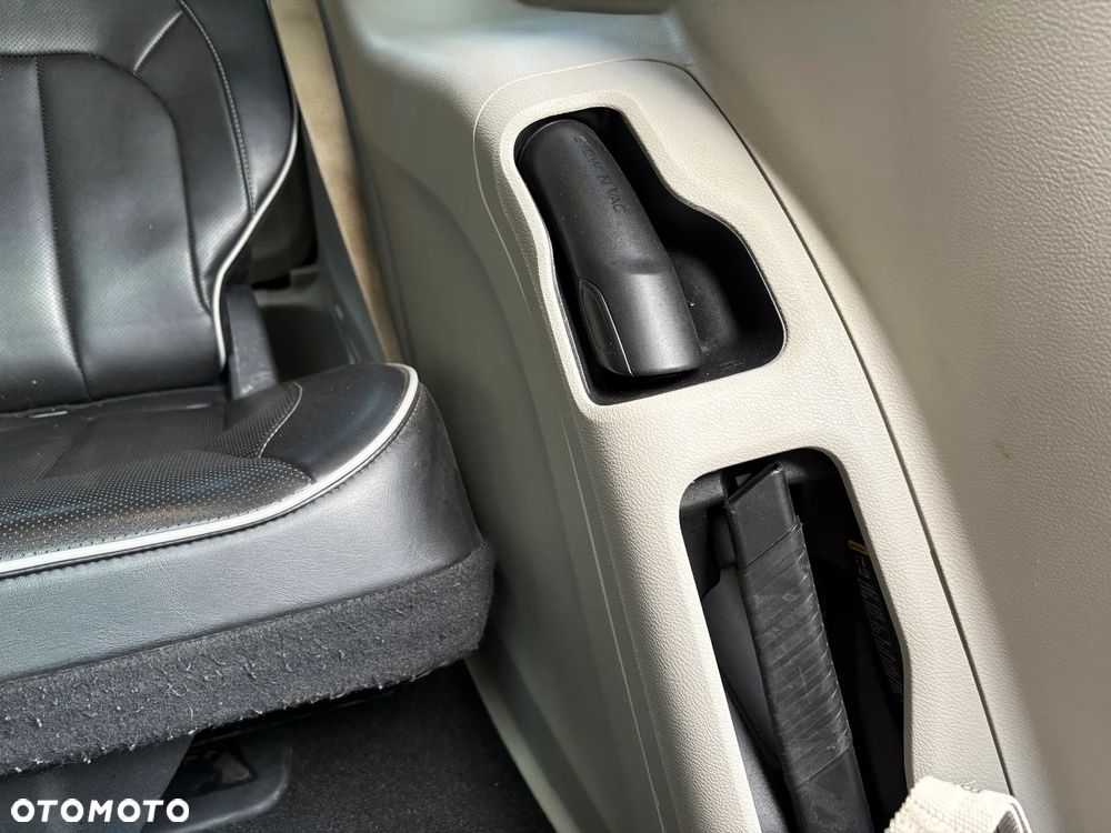 Chrysler Pacifica - 28