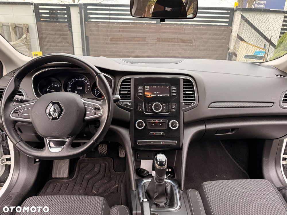 Renault Megane 1.5 Blue dCi Business - 11