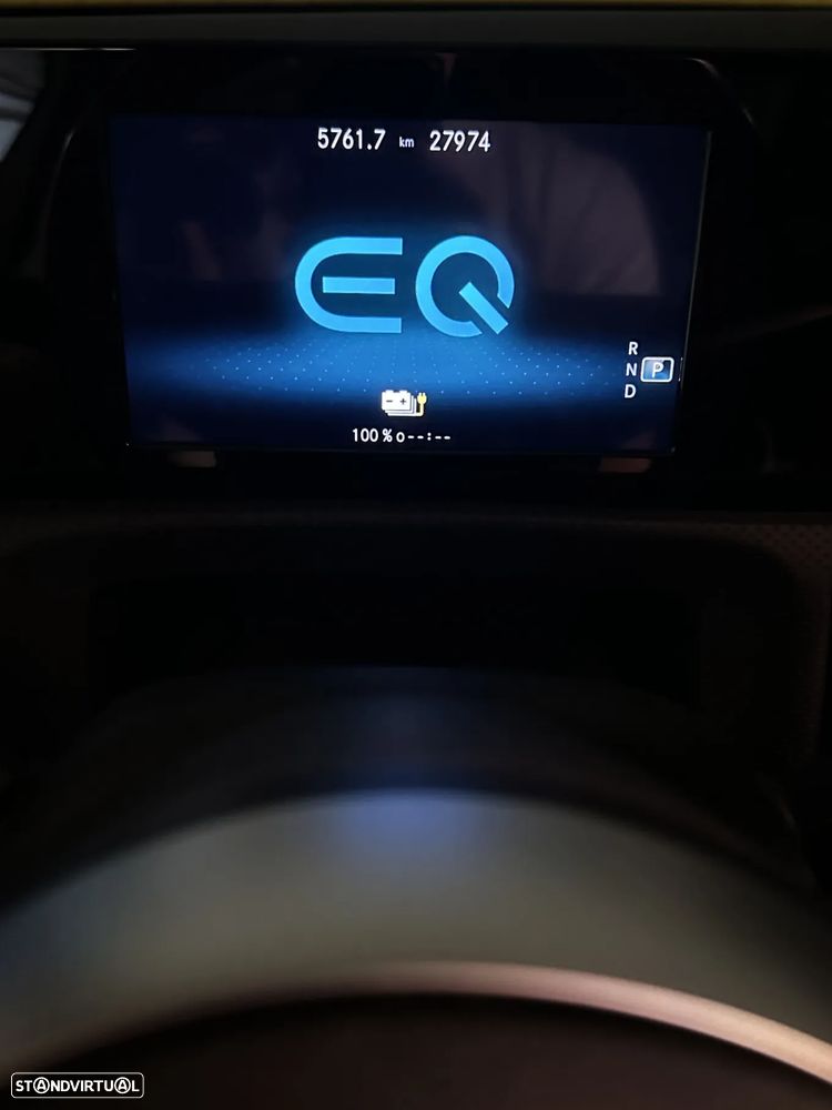 Mercedes-Benz A 250 e 8G-DCT AMG Line - 14