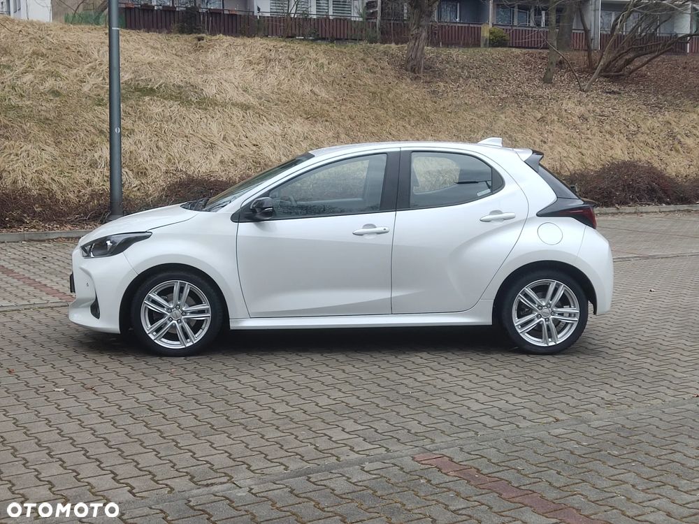 Mazda 2 Hybrid - 12
