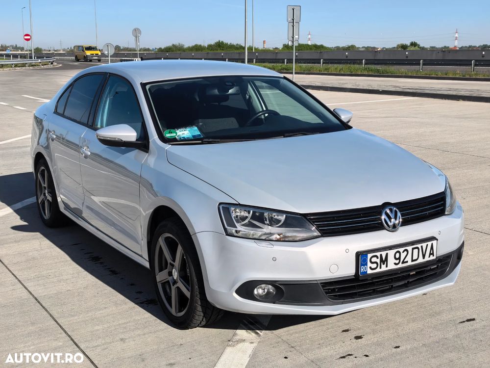 Volkswagen Jetta 1.4 TSI DSG Trendline - 1