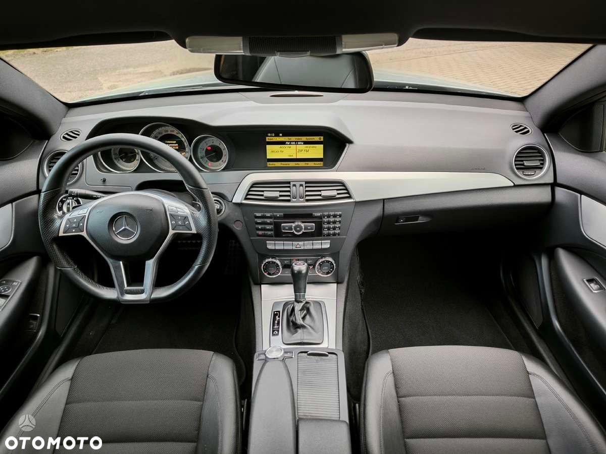 Mercedes-Benz Klasa C 180 Coupe BlueEFFICIENCY 7G-TRONIC Edition 1 - 11