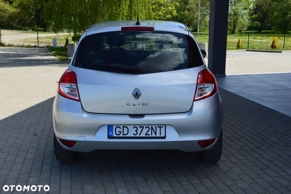 Renault Clio - 15