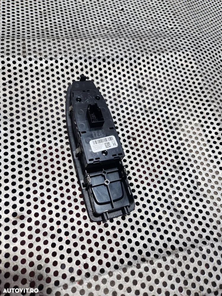 Butoane Geamuri Electrice Bmw Seria 4 F32 F33 F82 F83 F22 Cod  Dezmembrez Bmw Seria 4 F32 F33 F36 C - 4