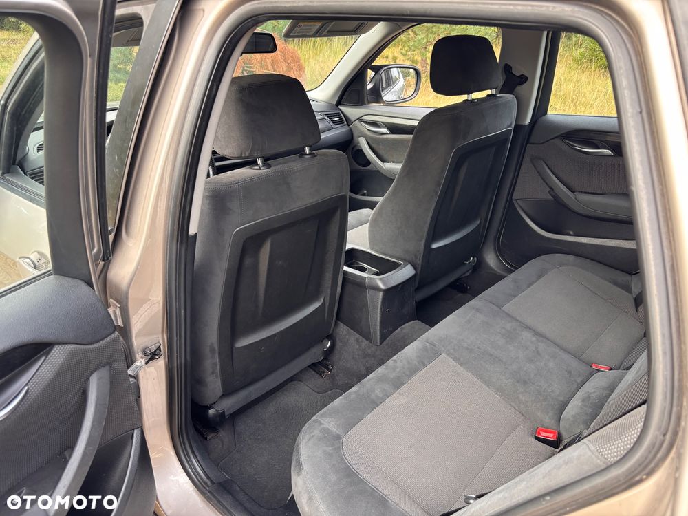BMW X1 xDrive18d - 14