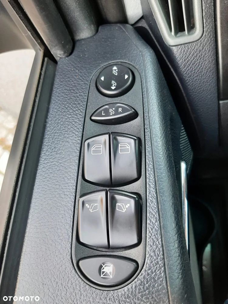 Mercedes-Benz Viano 3.0 CDI DPF kompakt Automatik Trend Edition - 25