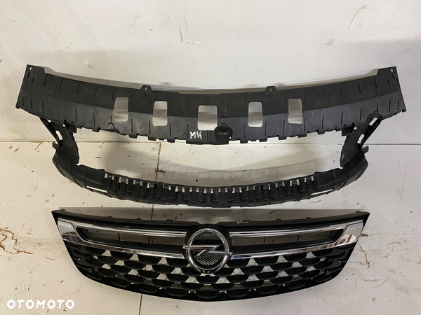 Opel Astra k atrapa grill