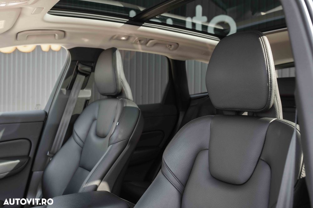 Volvo XC 60 T6 AWD Recharge Geartronic Inscription - 17