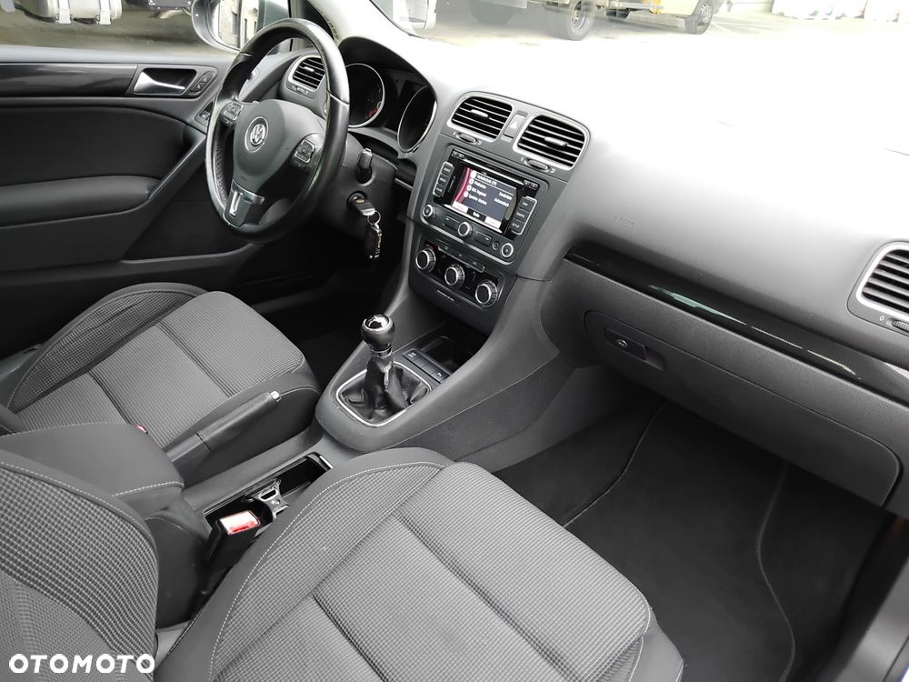 Volkswagen Golf - 8