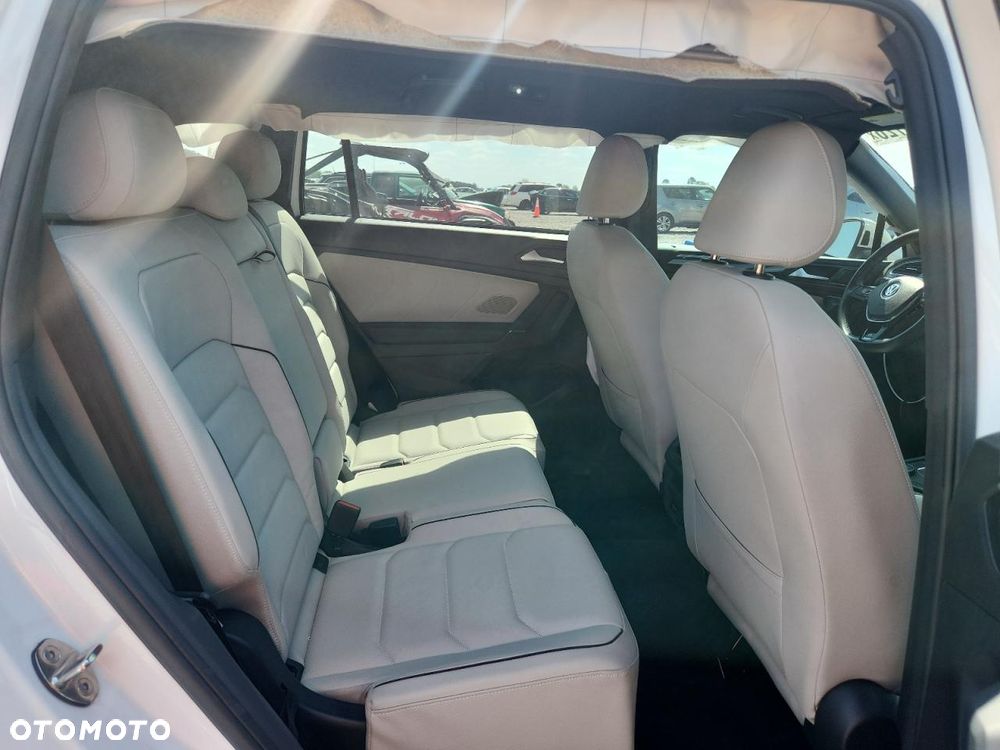 Volkswagen Tiguan - 10