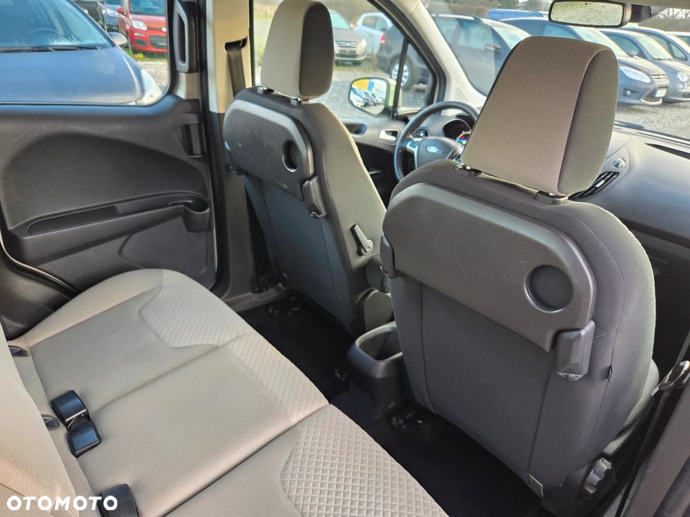 Ford Tourneo Courier ver-1-5-tdci-trend - 8