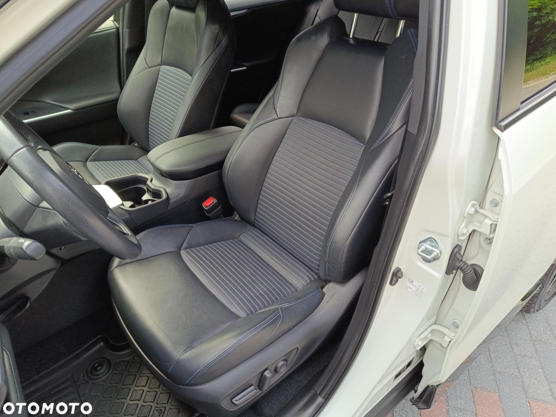 Toyota RAV4 - 14