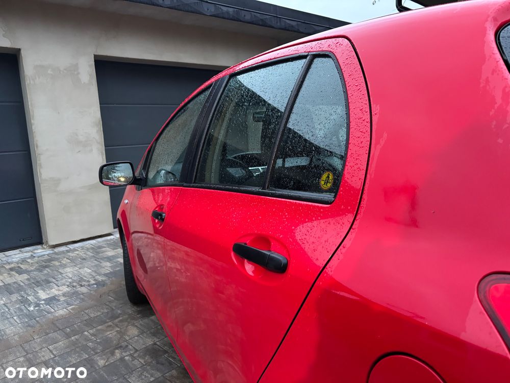 Toyota Yaris - 12