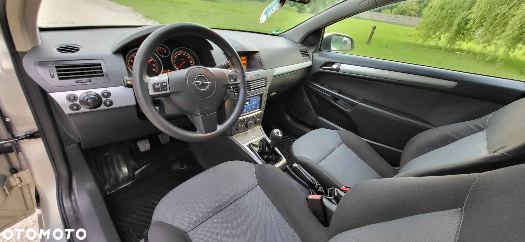 Opel Astra GTC 1.6 - 14