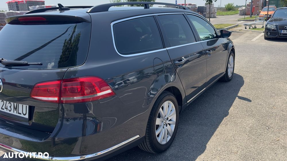 Volkswagen Passat 2.0 TDI Blue TDI Comfortline - 13