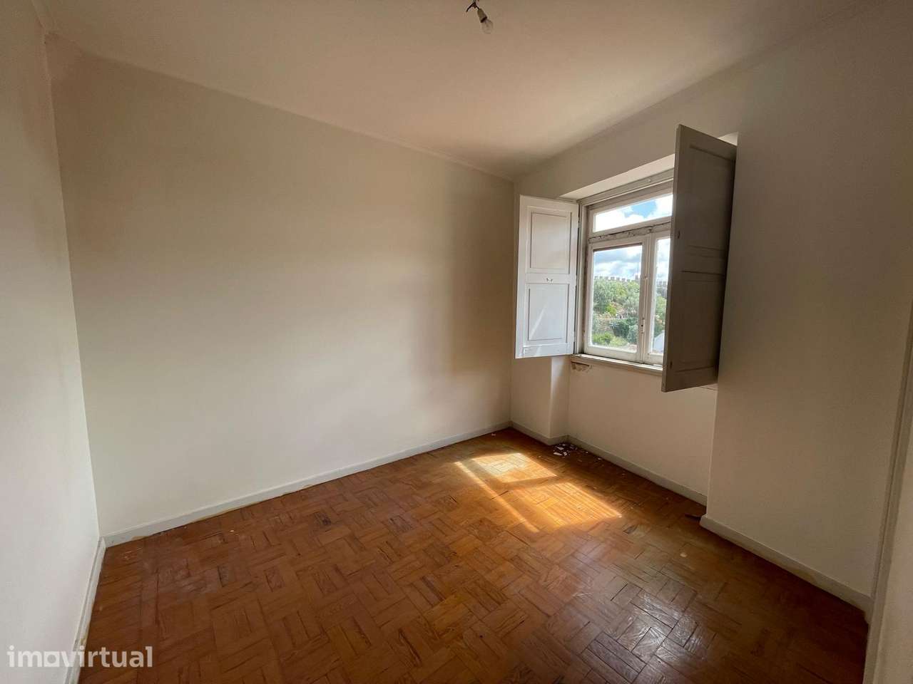 Apartamento T3 RENOVADO dentro da muralha de Óbidos - Grande imagem: 4/12